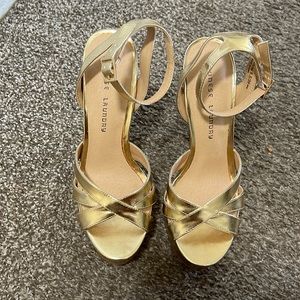 Chinese Laundry Platform Heels Size 8.5W (New)